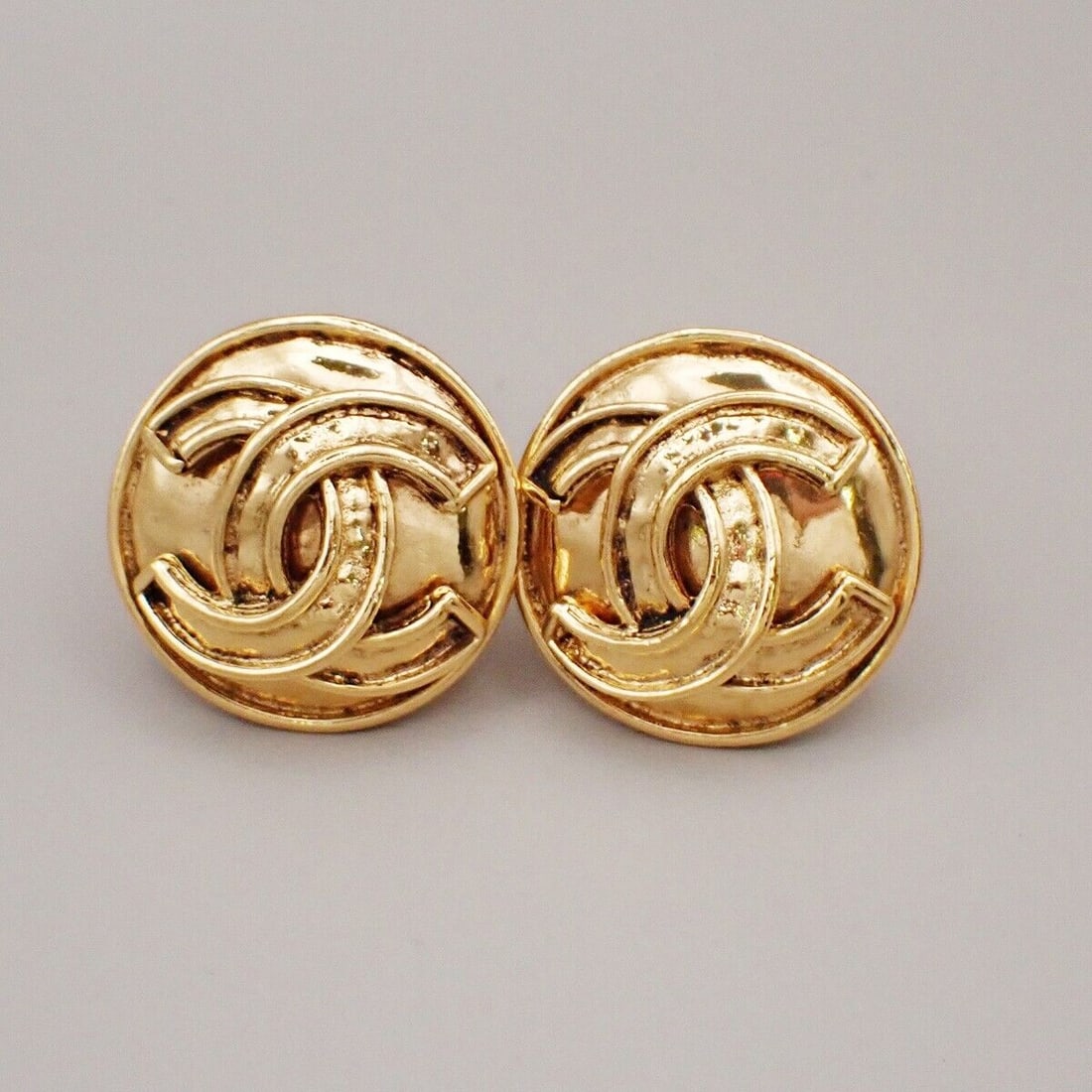 CHANEL CC Logo Round Button Earrings (1 of 8)