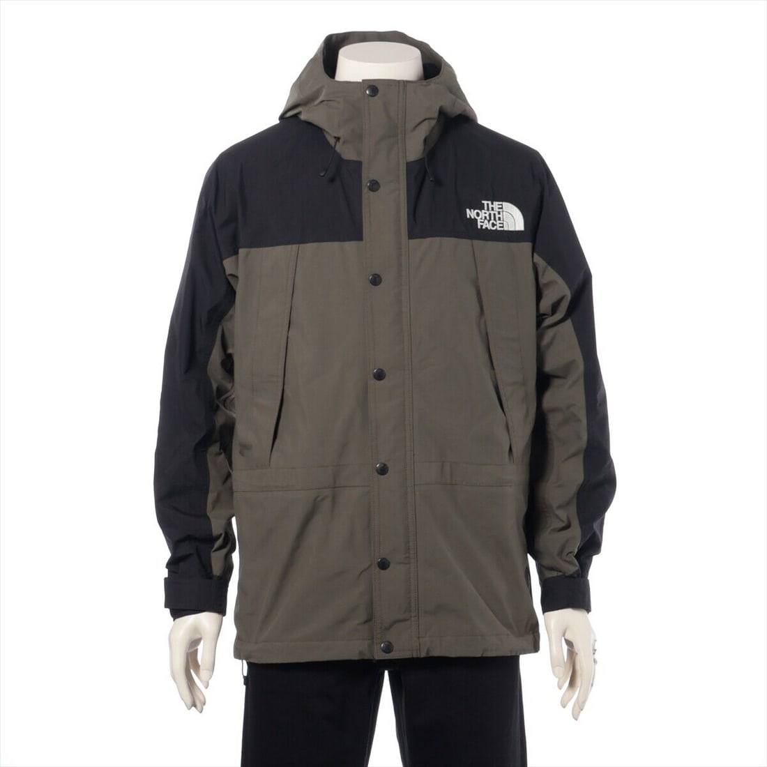 The North Face Nylon Jacket M: The North Face Nylon Jacket M Mens Black x khaki NP11834 There is a scuff Condition: Pre-owned Seller Notes: ?Fair+ : Pre-Owned with some noticeable scratches and/or stains. A3123931? Style: outer Out