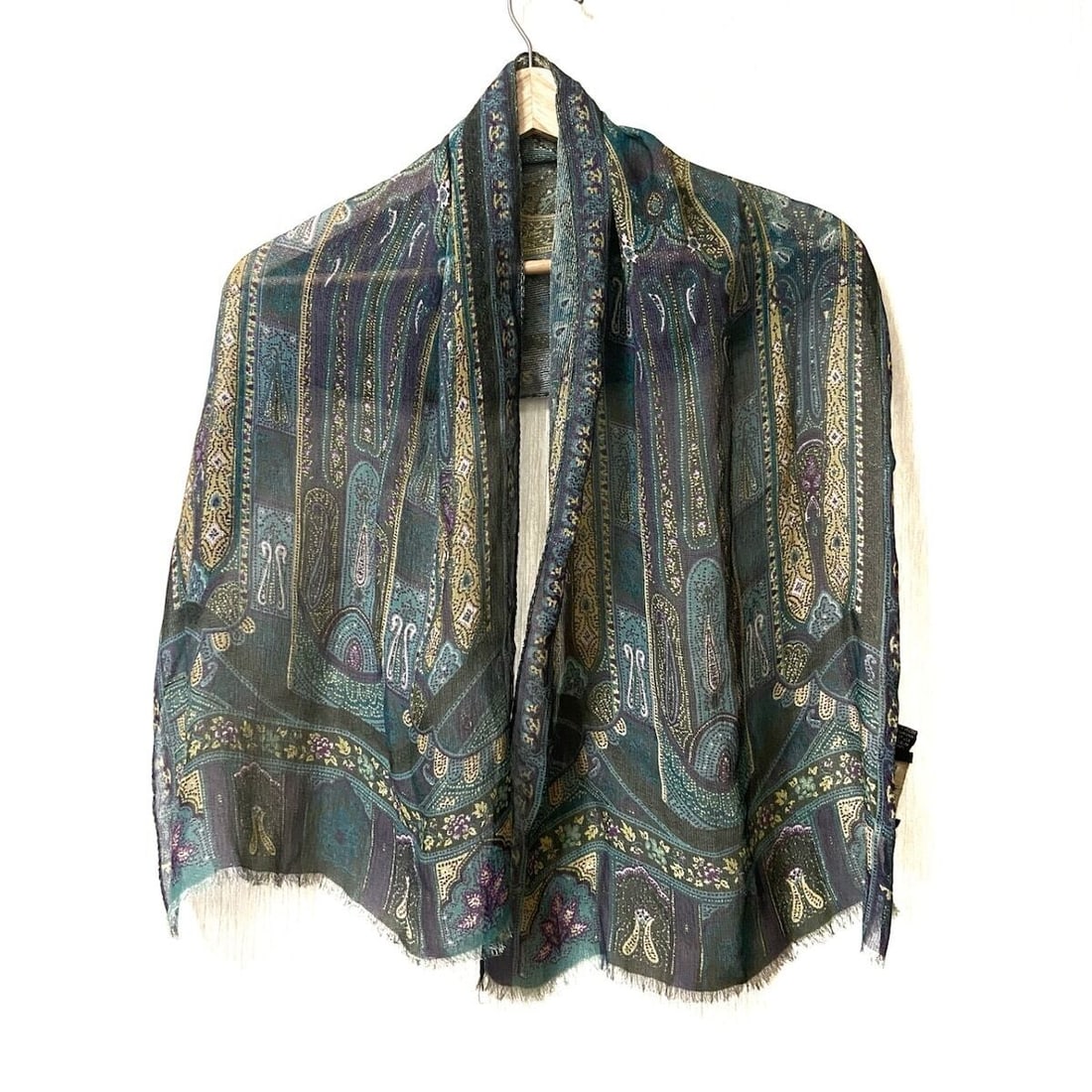 Auth ETRO - Blue Green Beige: Auth ETRO - Blue Green Beige Multi Silk Chemical Fiber Scarf Condition: Pre-owned Brand: ETRO Style: Scarf Color: Blue Green, Beige, Multi Material: Silk, Chemical Fiber ConditionRank: 7