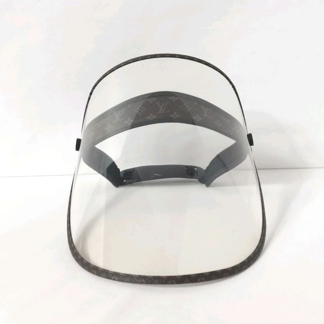 Auth LOUIS VUITTON Bigere LV Shield: Auth LOUIS VUITTON Bigere LV Shield M76727 Monogram - DI0261 Hat Condition: Pre-owned Brand: LOUIS VUITTON Style: Hat Color: Monogram Material: Monogram Canvas, Leather Model Number: M76727 <b