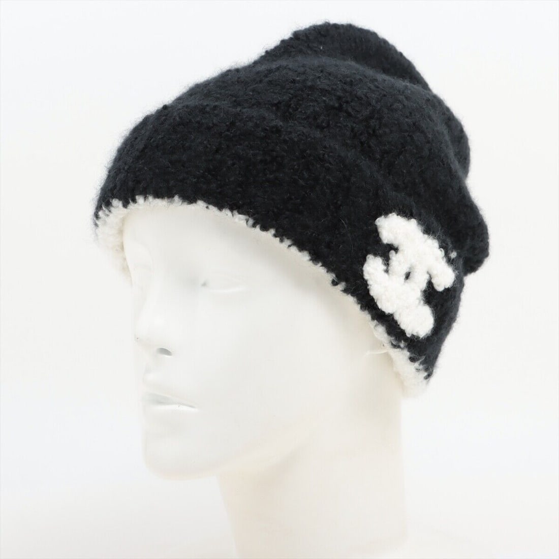 Hermes Coco Mark Knit cap Cashmere: Hermes Coco Mark Knit cap Cashmere & Silk Black x White Condition: Pre-owned Seller Notes: ?Very Good : Pre-Owned with minor stains and/or scratches. A3106720? Style: Knit hat Material: Cashmere & Sil