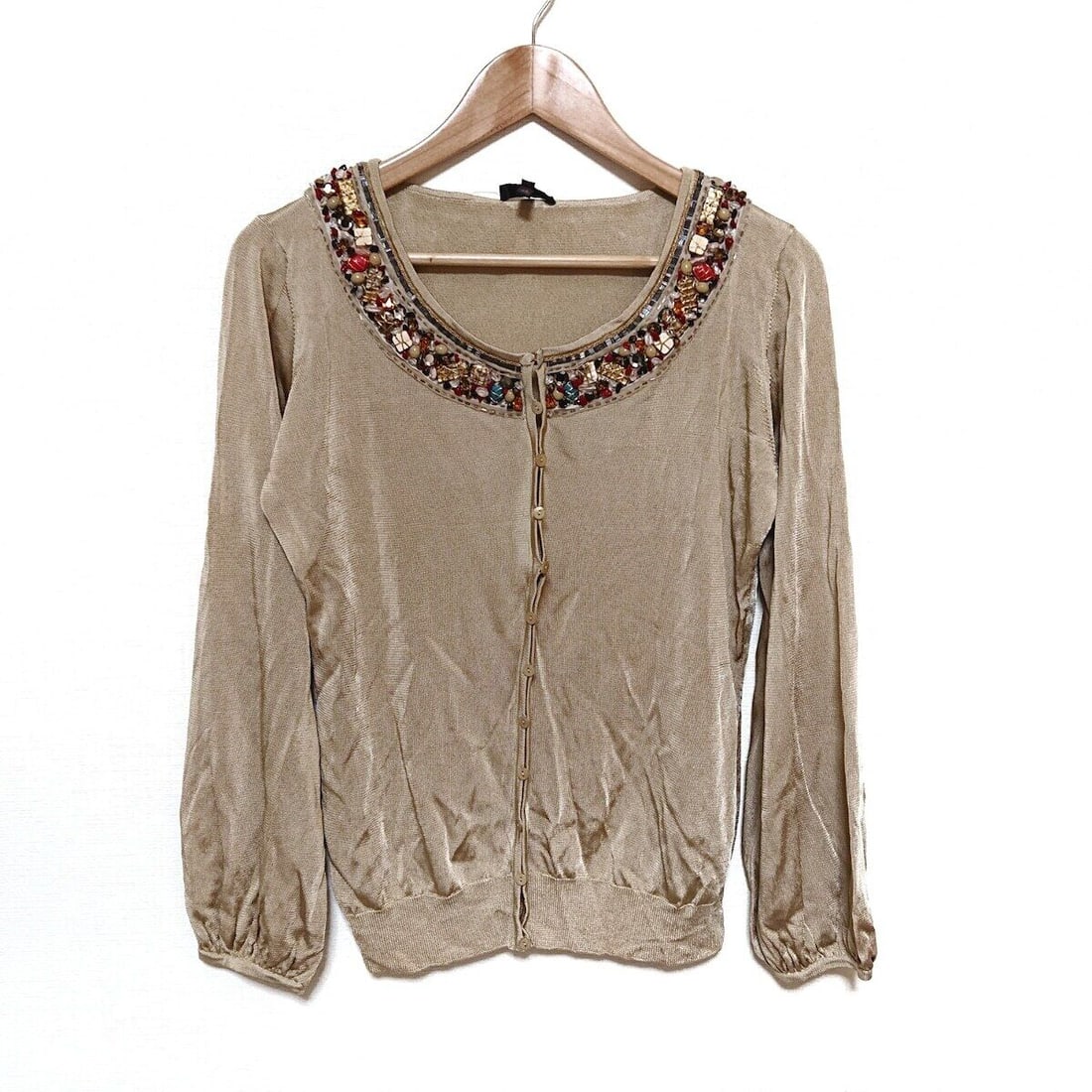 Auth ESCADA - Beige Red Multi: Auth ESCADA - Beige Red Multi Cardigan Condition: Pre-owned Brand: ESCADA Style: Cardigan Color: Beige, Red, Multi Material: Please see the photo of the quality tag ConditionRank: 6 Depar