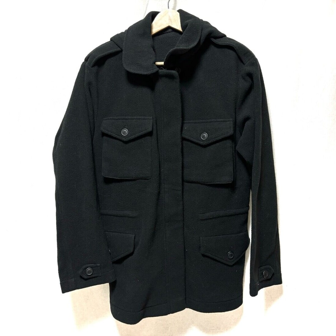 Auth ANNA SUI - Black: Auth ANNA SUI - Black Lightweight Jacket Condition: Pre-owned Brand: ANNA SUI Style: Lightweight Jacket Color: Black Outer Shell Material: Please see the photo of the quality tag Accessories: None