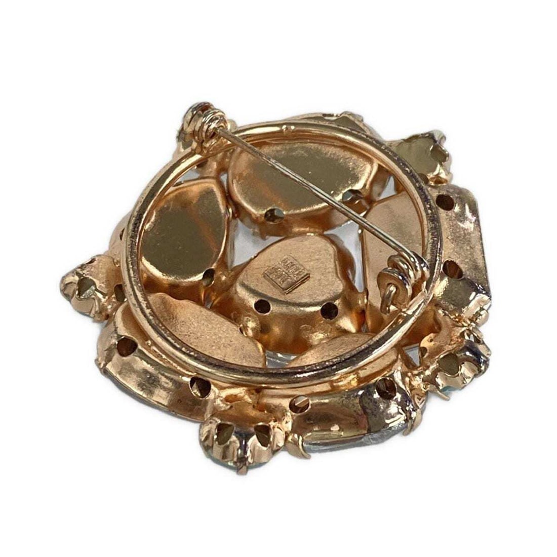 Auth ANNA SUI - Clear Light: Auth ANNA SUI - Clear Light Green Rose Gold Hardware Rhinestones Brooch Condition: Pre-owned Brand: ANNA SUI Style: Brooch Color: Clear, Light Green, Rose Gold Material: Hardware, Rhinestones Note