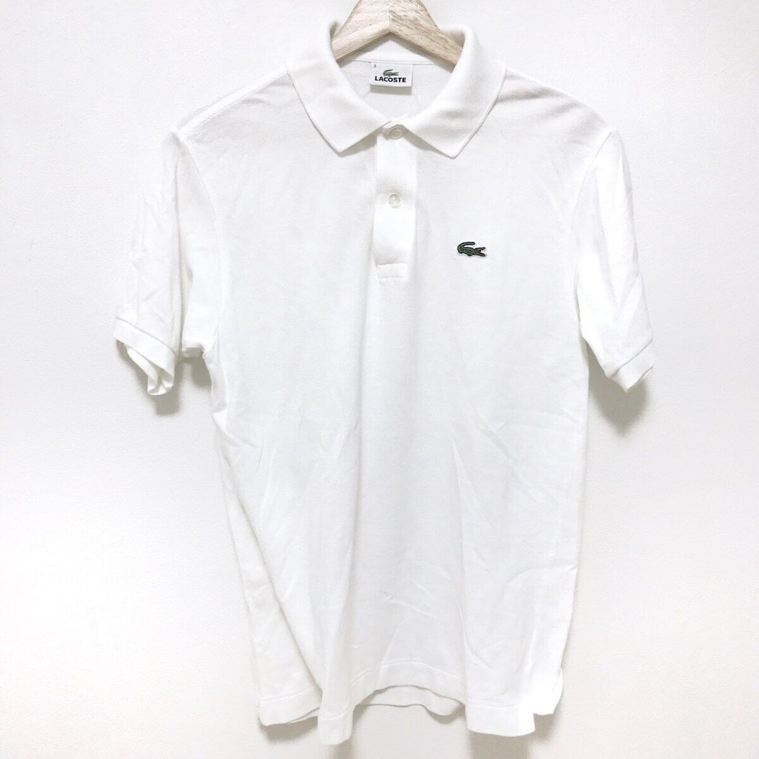 Auth Lacoste - White Polo: Auth Lacoste - White Polo Shirt Condition: Pre-owned Brand: Lacoste Style: Polo Shirt Color: White Material: Please see the photo of the quality tag ConditionRank: 6 Department: