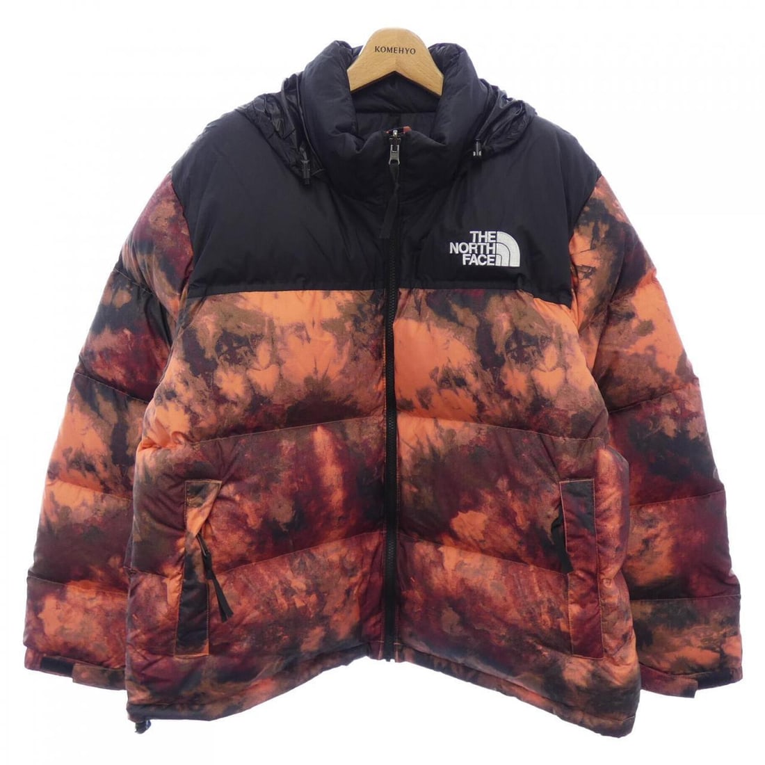 Authentic THE NORTH FACE Down Jackets: Authentic THE NORTH FACE Down Jackets #241-003-542-7679 Condition: Pre-owned Brand: THE NORTH FACE Style: JACKET Color: Orange Outer Shell Material: See Image Gender: Ladies Size: XXL <br