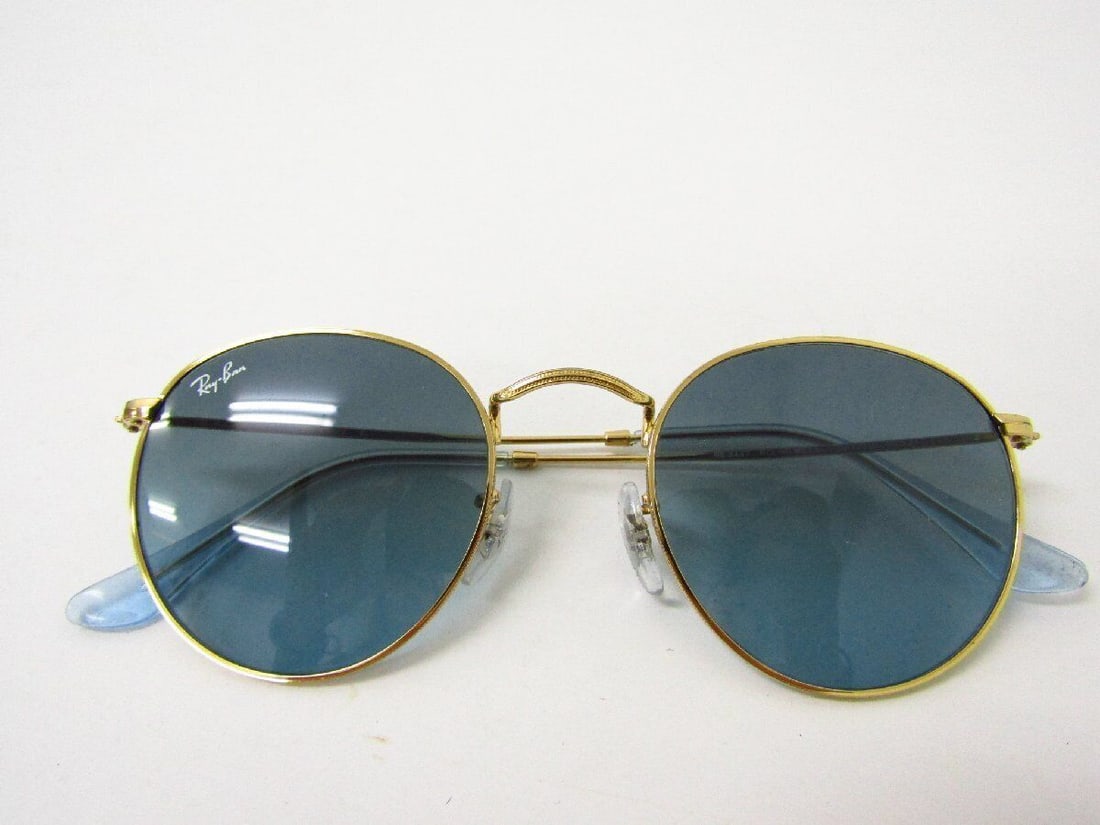 Ray Ban #3 RayBan RB3447 sunglasses: Ray Ban #3 RayBan RB3447 sunglasses case AC25204 Condition: Pre-owned Brand: Ray Ban Country: Japan SN: MOR_TR_0913 UV Protection: NA Lens Material: NA Model: NA Theme: NA <b