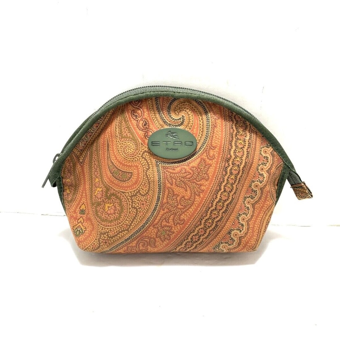 Authentic ETRO - Brown Khaki Multi: Authentic ETRO - Brown Khaki Multi Cotton Nylon Pouch Condition: Pre-owned Brand: ETRO Style: Pouch Exterior Color: Brown, Khaki, Multi Exterior Material: Cotton, Nylon ConditionRank: 6 T