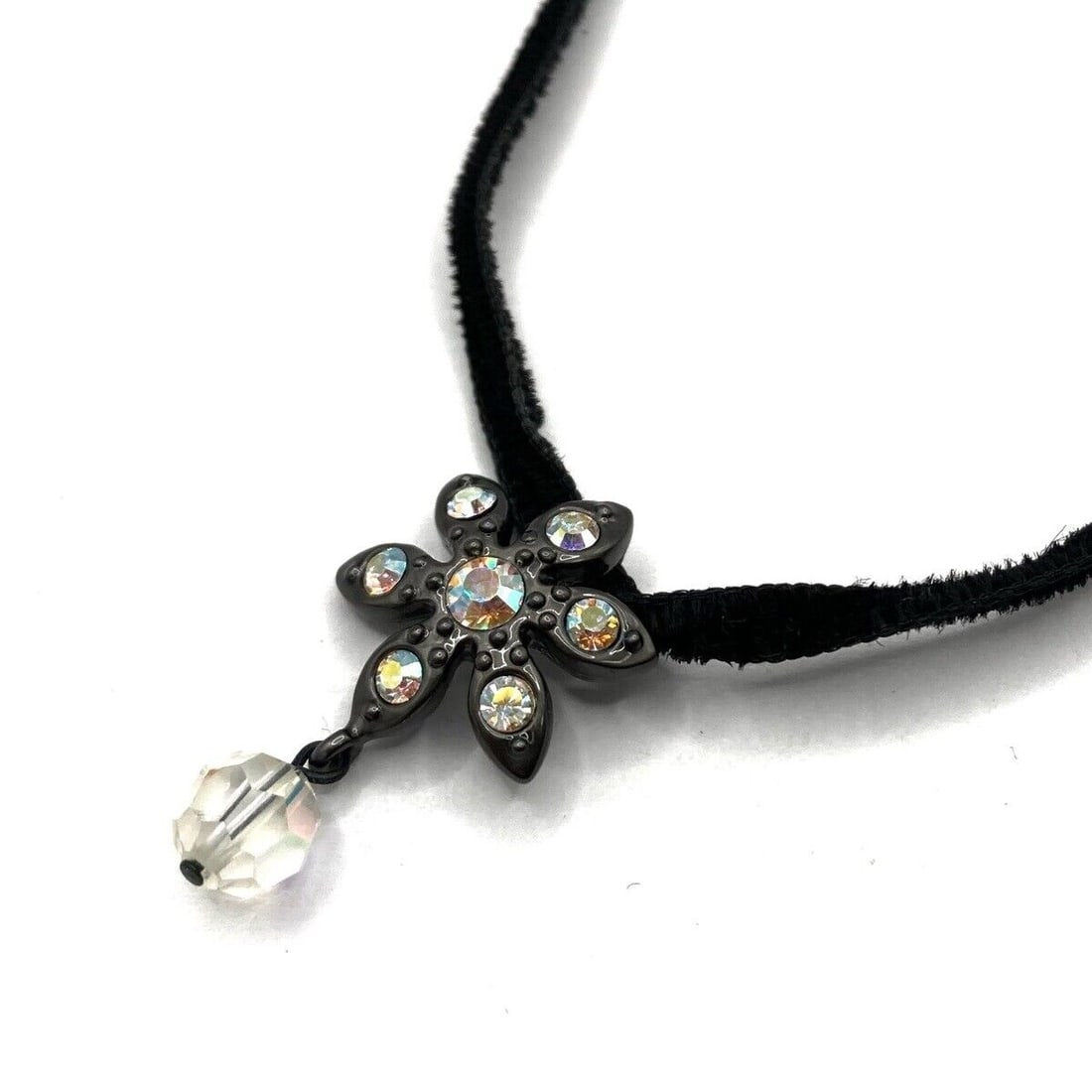 Authentic ANNA SUI - Black Clear: Authentic ANNA SUI - Black Clear Chemical Fiber Hardware Rhinestones Necklace Condition: Pre-owned Brand: ANNA SUI Style: Necklace Color: Black, Clear Material: Chemical Fiber, Hardware, Rhinestones <