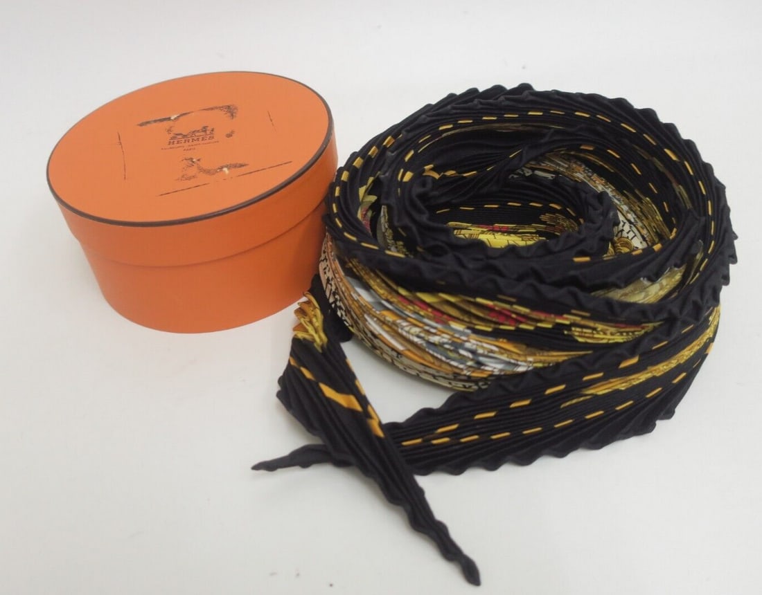 Authentic HERMES IN SALZBURG Silk Scarf (1 of 6)