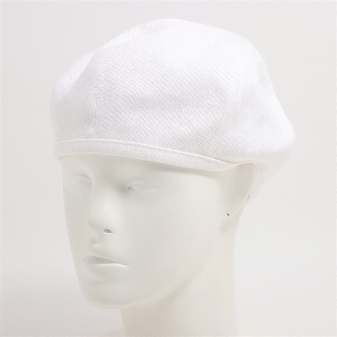 Hermes Beret 56 Cotton White Wears: Hermes Beret 56 Cotton White Wears Frayed Chambray Visage Soleil Gabrielle Condition: Pre-owned Important Notes: ?Good : Used with a few stains and/or scratches. A2589946? Style: Hat, other Material: