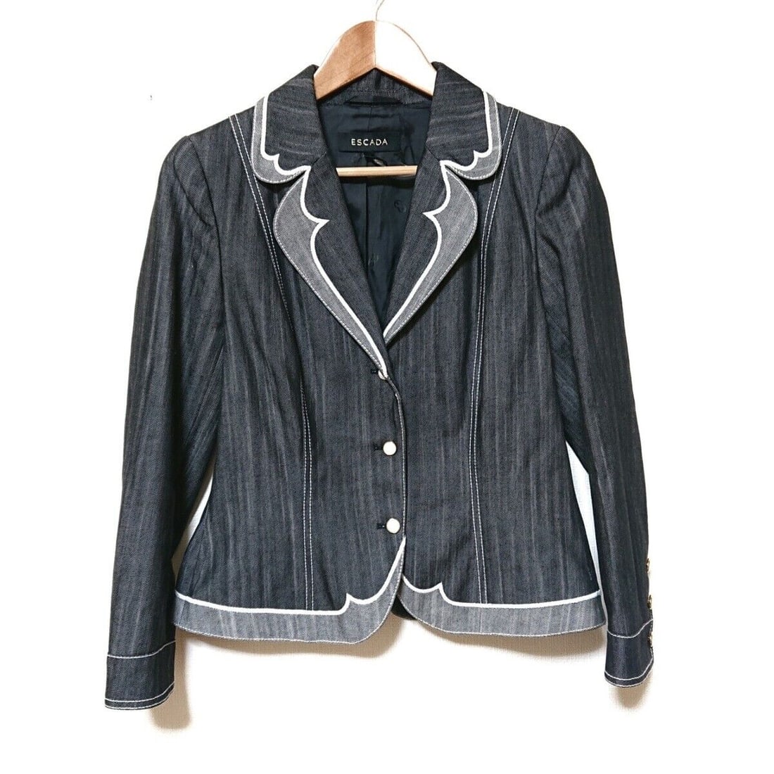 Auth ESCADA - Black Gray White: Auth ESCADA - Black Gray White Womens Jacket Condition: Pre-owned Brand: ESCADA Style: Jacket Color: Black, Gray, White Outer Shell Material: Please see the photo of the quality tag ConditionRank: