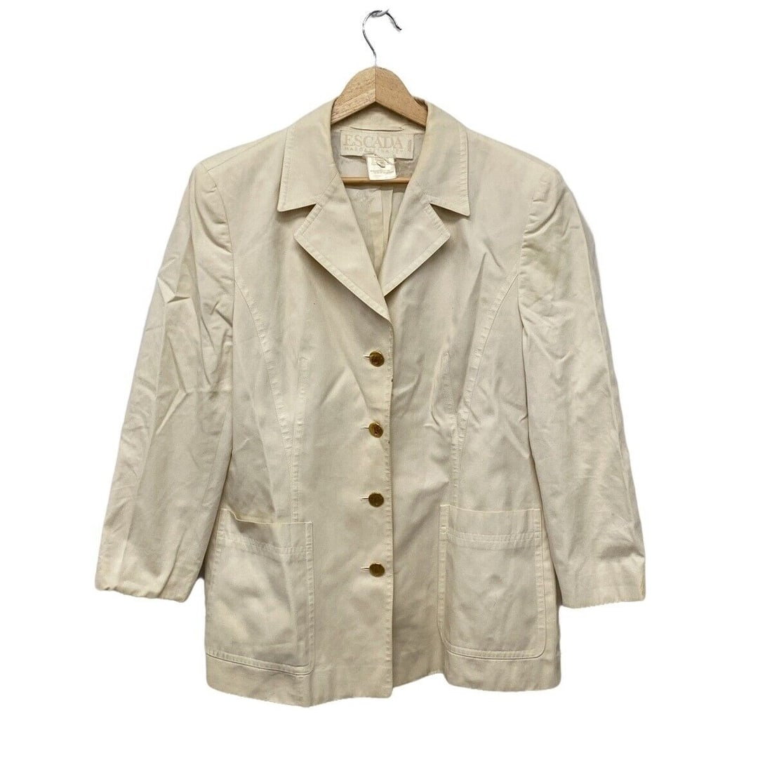 Auth ESCADA White Womens Jacket: Auth ESCADA White Womens Jacket Condition: Pre-owned Brand: ESCADA Style: Jacket Color: White Outer Shell Material: Please see the photo of the quality tag ConditionRank: 5 Department: Wo