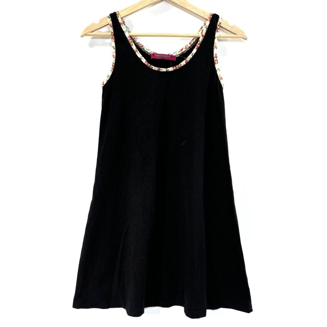 Auth DOLLY GIRL BY ANNA SUI: Auth DOLLY GIRL BY ANNA SUI - Black Red Multi Womens Tunic Condition: Pre-owned Brand: DOLLY GIRL BY ANNA SUI Style: Tunic Color: Black, Red, Multi Material: Please see the photo of the quality tag <b