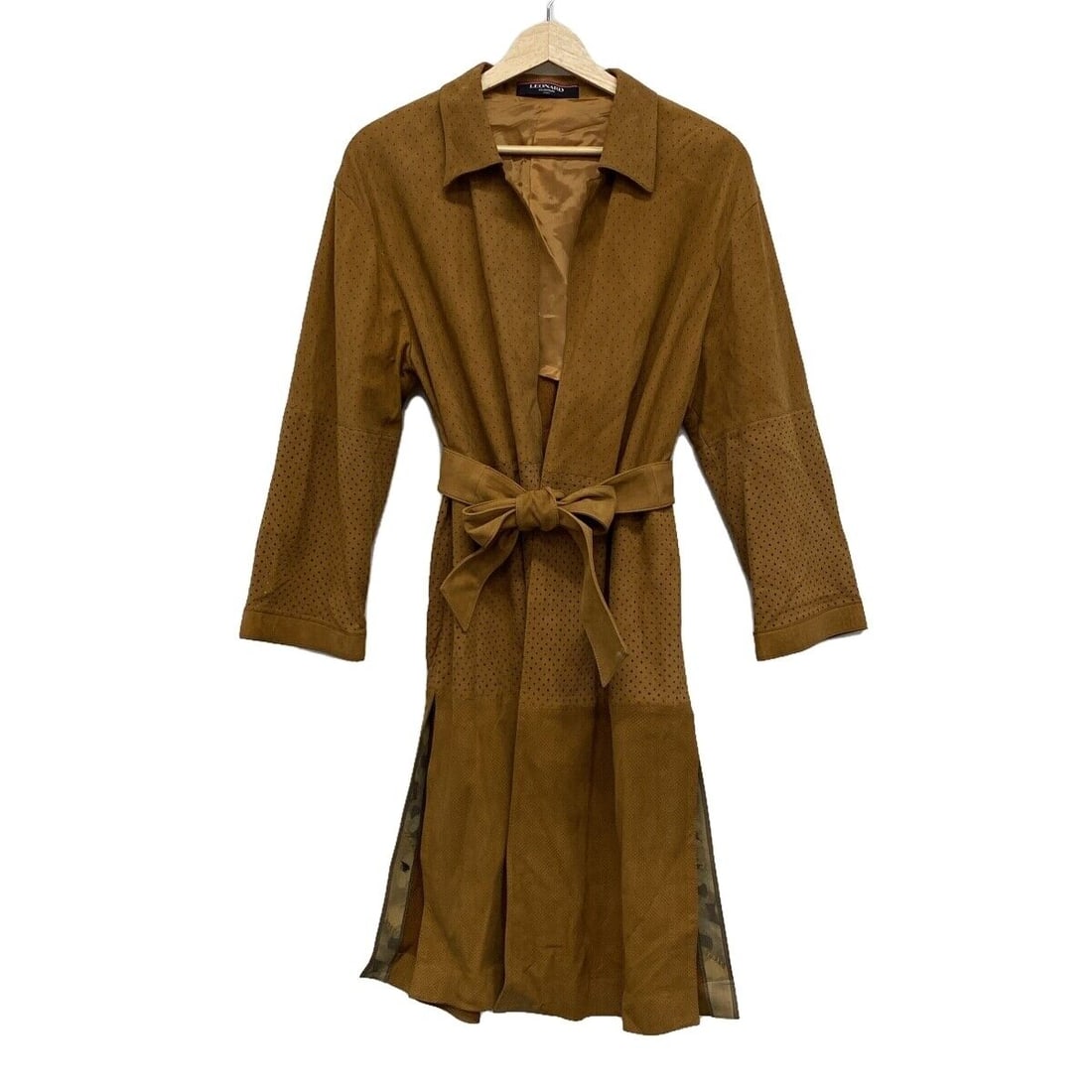 Auth LEONARD - Brown Womens Coat: Auth LEONARD - Brown Womens Coat Condition: Pre-owned Brand: LEONARD Style: Coat Color: Brown Outer Shell Material: Please see the photo of the quality tag ConditionRank: 5 Department: Wo