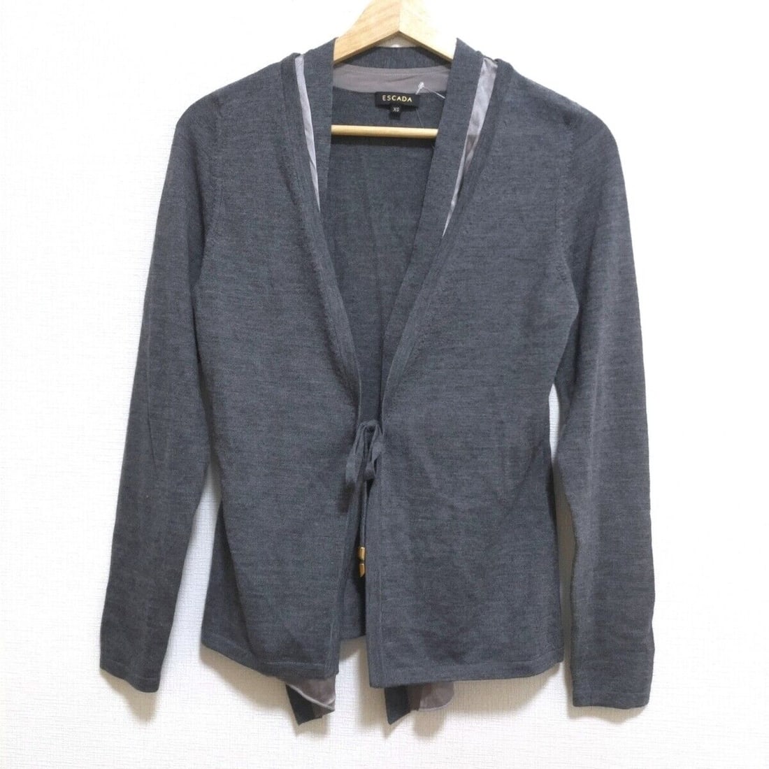 Auth ESCADA - Dark Gray Gray: Auth ESCADA - Dark Gray Gray Beige Womens Cardigan Condition: Pre-owned Brand: ESCADA Style: Cardigan Color: Dark Gray, Gray Beige Material: Please see the photo of the quality tag ConditionRank: