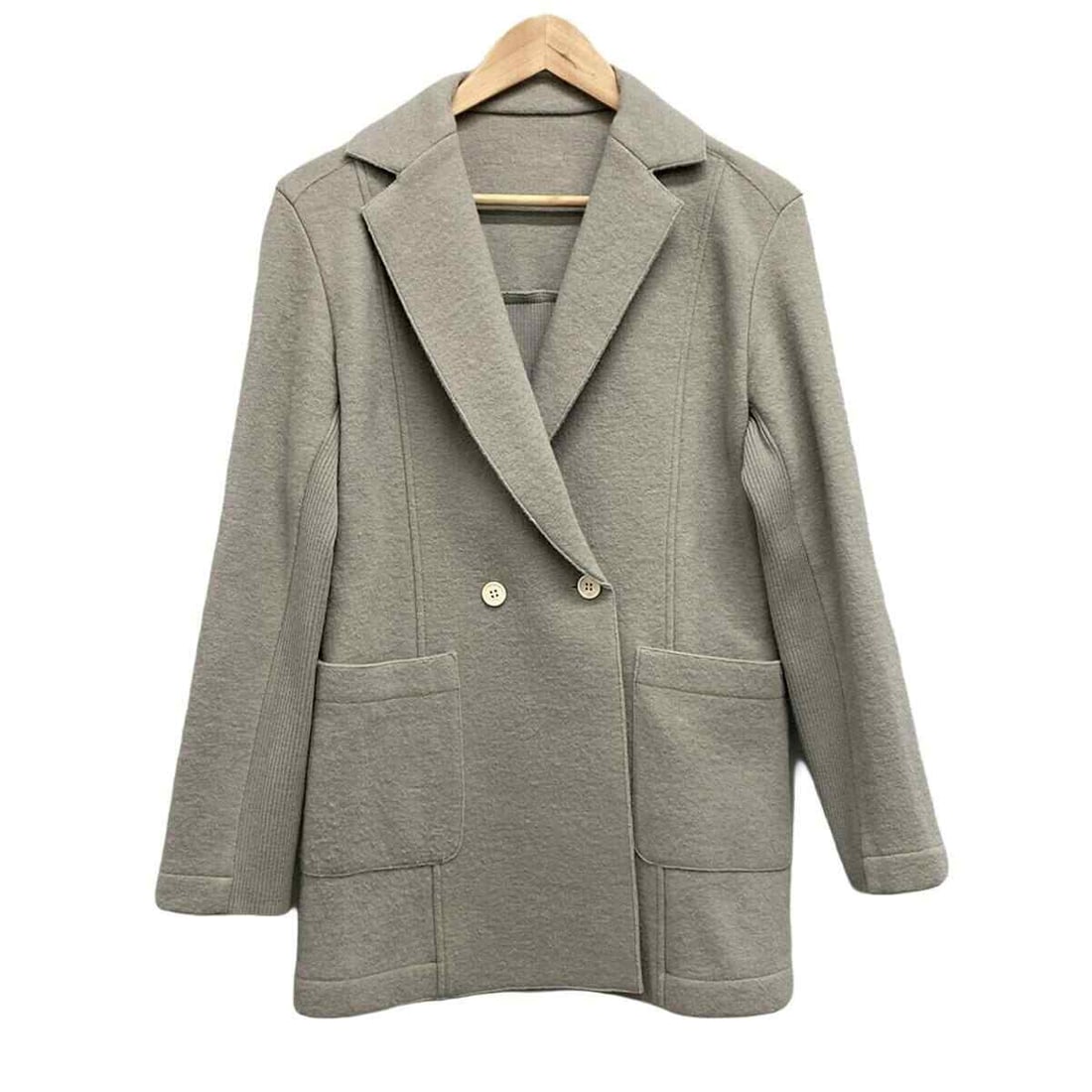 Auth MORABITO - Light gray Womens: Auth MORABITO - Light gray Womens Coat Condition: Pre-owned Brand: MORABITO Style: Coat Color: Light gray Outer Shell Material: Please see the photo of the quality tag ConditionRank: 6+ D