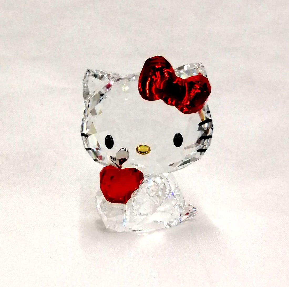 SWAROVSKI Model number: Hello Kitty 1096878: SWAROVSKI Model number: Hello Kitty 1096878 Crystal Condition: Used Brand: SWAROVSKI Country: Japan SN: MOR_0820 Color: white Region of Origin: NA Primary Material: Porcelain &: Potter