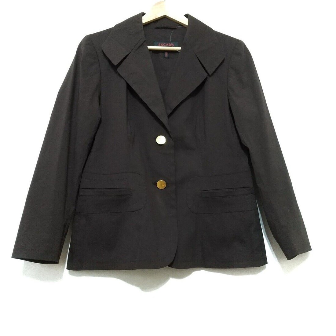 Auth ESCADA - Dark Brown Womens: Auth ESCADA - Dark Brown Womens Jacket Condition: Pre-owned Brand: ESCADA Style: Jacket Color: Dark Brown Outer Shell Material: Please see the photo of the quality tag ConditionRank: 7 De