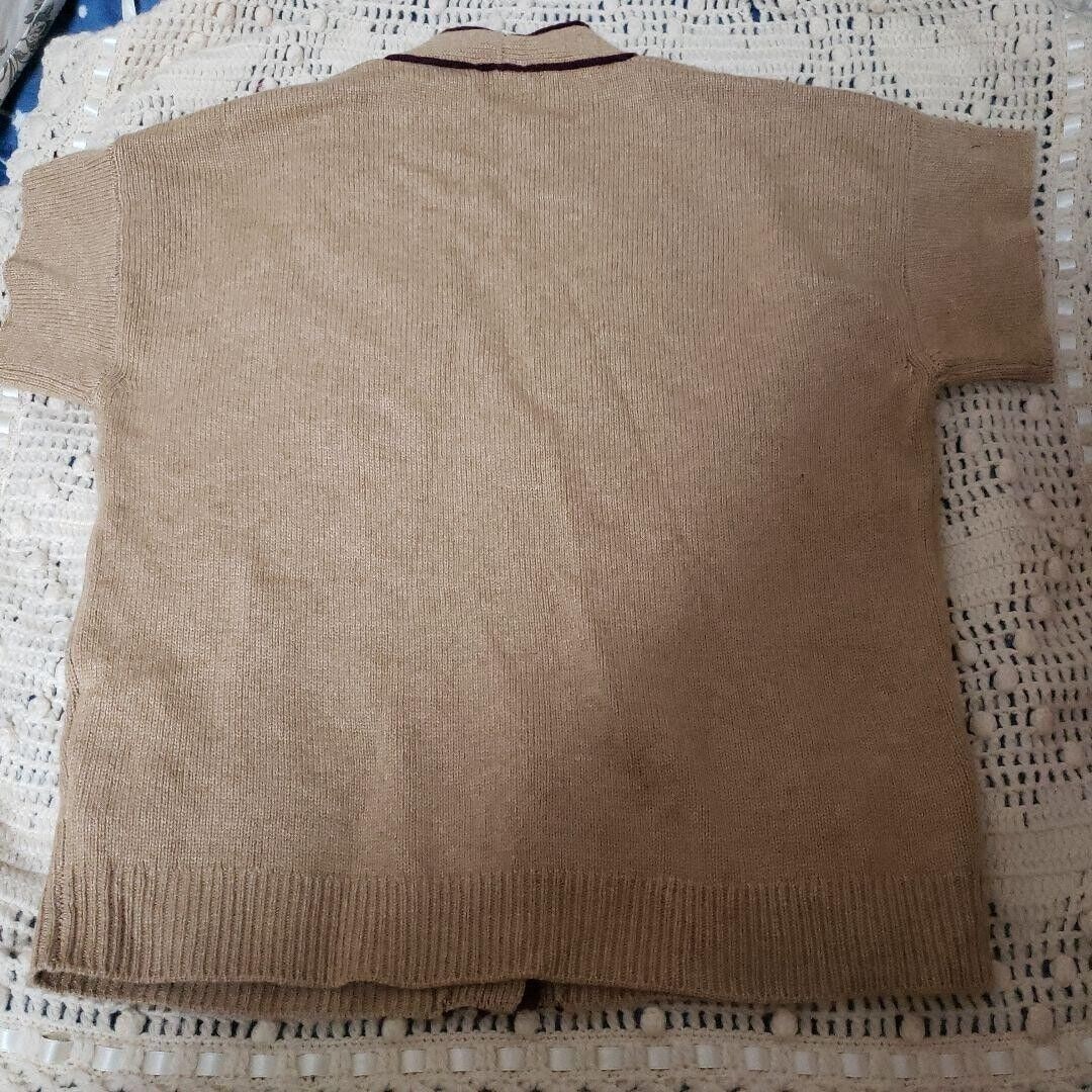 ETRO knit vest beige size 44: ETRO knit vest beige size 44 Used Condition: Pre-owned Brand: ETRO Size Type: Regular Type: Tops Department: Women Size: 44 Color: multicolor Style: Tops G