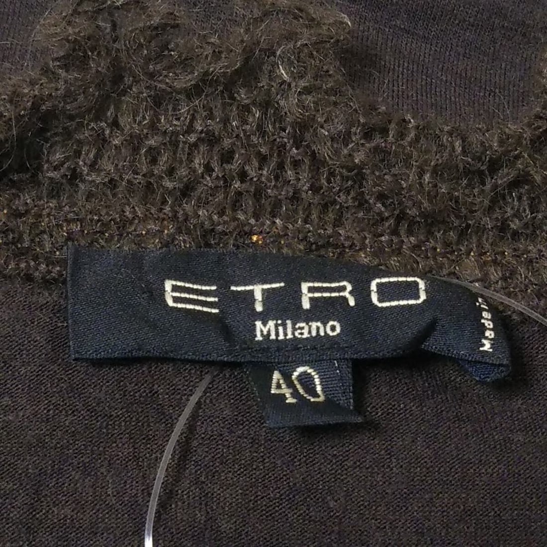 Auth ETRO - Dark Brown Multi: Auth ETRO - Dark Brown Multi Womens Cutsew Condition: Pre-owned Brand: ETRO Style: Cutsew Color: Dark Brown, Multi Material: Please see the photo of the quality tag ConditionRank: 7 Depar