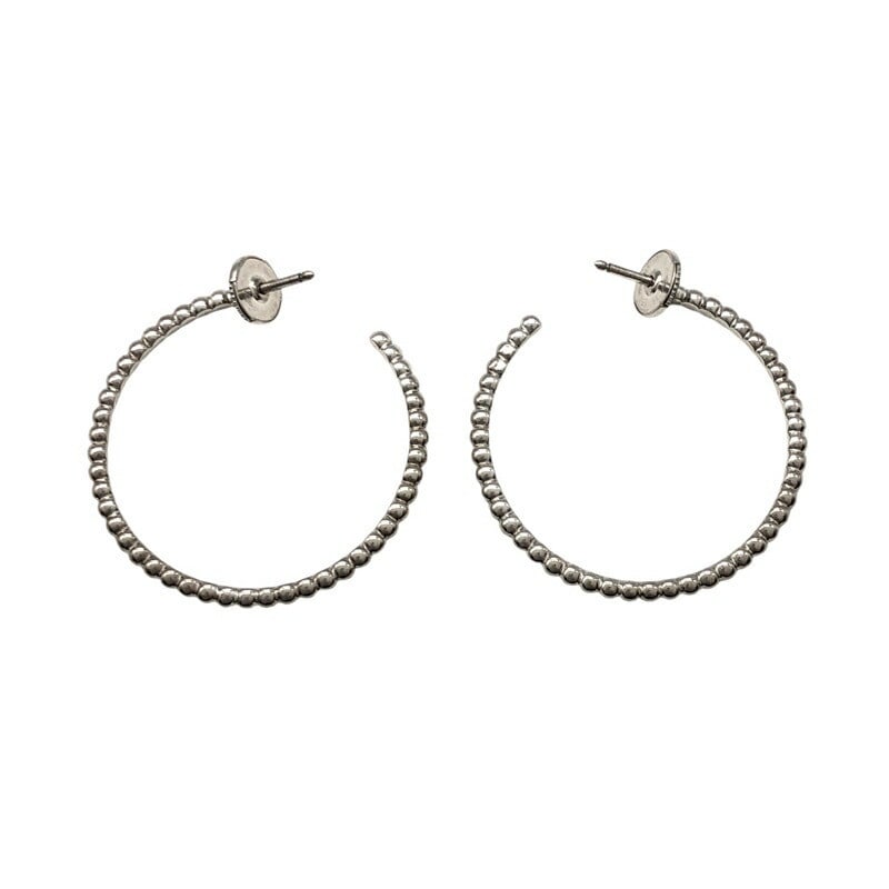 Van Cleef & Arpels Perle Gold: Van Cleef & Arpels Perle Gold Pearl Hoop Earrings K18WG Condition: Pre-owned Brand: Van Cleef & Arpels Country: Japan SN: MOR_0820 Type: earring Style: earring Department: Mater