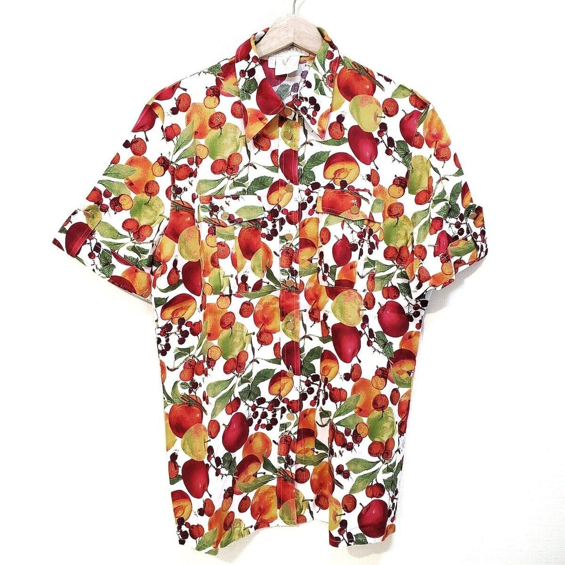 Auth ESCADA - White Red Multi: Auth ESCADA - White Red Multi Womens Blouse Condition: Pre-owned Brand: ESCADA Style: Blouse Color: White, Red, Multi Material: Please see the photo of the quality tag ConditionRank: 6 De