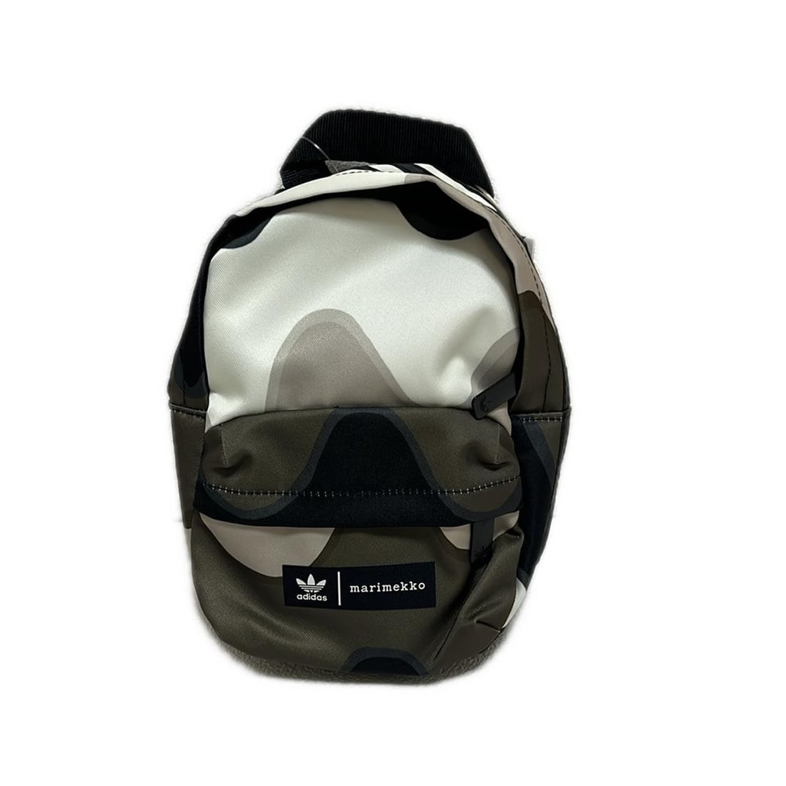 Auth marimekko - Cream Khaki Multi: Auth marimekko - Cream Khaki Multi Nylon Backpack Condition: Pre-owned Brand: marimekko Style: Backpack Exterior Color: Cream, Khaki, Multi Exterior Material: Nylon ConditionRank: 10 Depa