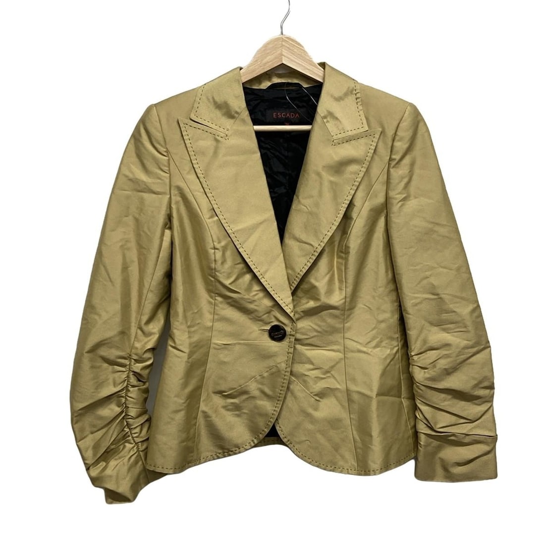 Auth ESCADA - Light Brown Womens: Auth ESCADA - Light Brown Womens Jacket Condition: Pre-owned - Good Brand: ESCADA Style: Jacket Color: Light Brown Outer Shell Material: Please see the photo of the quality tag ConditionRank: 6 <b