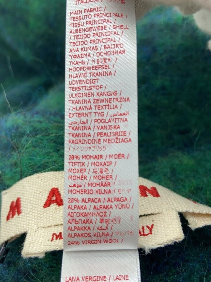 MARNI Scarf green Plain Mens: MARNI Scarf green Plain Mens Condition: Pre-owned Brand: MARNI Country: Japan SN: MOR_0820 Size: NA Size Type: Normal Style: NA Type: NA Material: NA Department