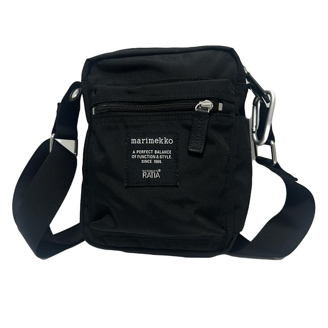 Auth marimekko CASH & CARRY 026992: Auth marimekko CASH & CARRY 026992 Black Polyester - Shoulder Bag Condition: Pre-owned Brand: marimekko Style: Shoulder Bag Exterior Color: Black Exterior Material: Polyester Model Number: 026992