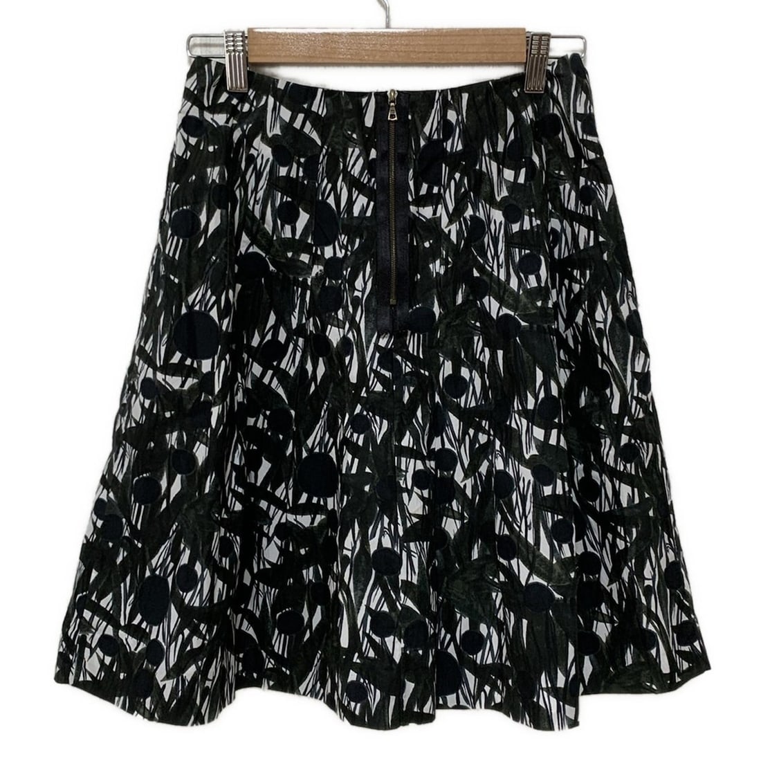 Auth MARNI - Black Dark Gray: Auth MARNI - Black Dark Gray White [Outer material] Cotton Womens Skirt Condition: Pre-owned - Good Brand: MARNI Style: Skirt Color: Black, Dark Gray, White Material: [Outer material] Cotton Condi