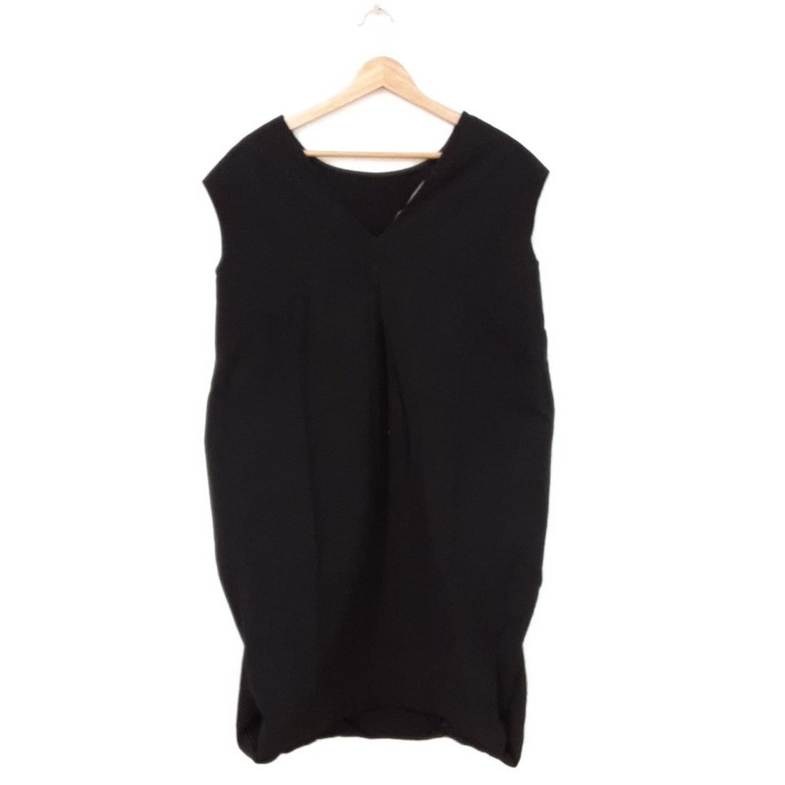 Auth MARNI - Black Womens Dress: Auth MARNI - Black Womens Dress Condition: Pre-owned - Good Brand: MARNI Style: Dress Color: Black Material: Please see the photo of the quality tag ConditionRank: 7 Department: Womens <b