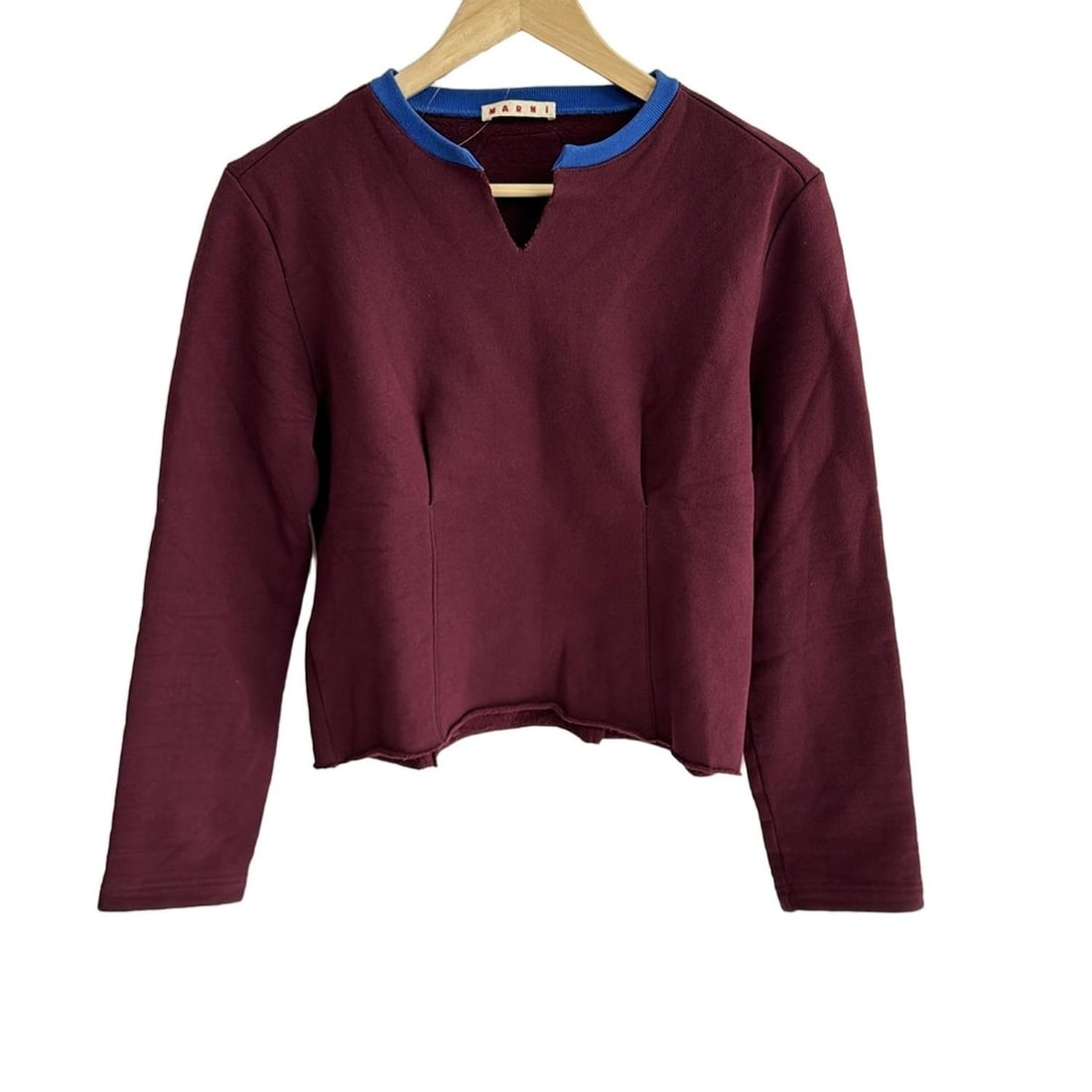 Auth MARNI - Bordeaux Blue Womens: Auth MARNI - Bordeaux Blue Womens Sweatshirt Condition: Pre-owned - Good Brand: MARNI Style: Sweatshirt Color: Bordeaux, Blue Material: Please see the photo of the quality tag ConditionRank: 7 <br