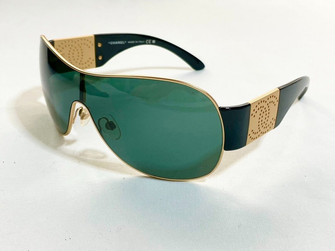 CHANEL 4154 Sunglasses 102/71 120 3N: CHANEL 4154 Sunglasses 102/71 120 3N Condition: Pre-owned Brand: PRADA Frame Color: Black Type: Sunglasses Department: Unisex Adults Vintage: No SKU no: RBJ256698742441 Guidel