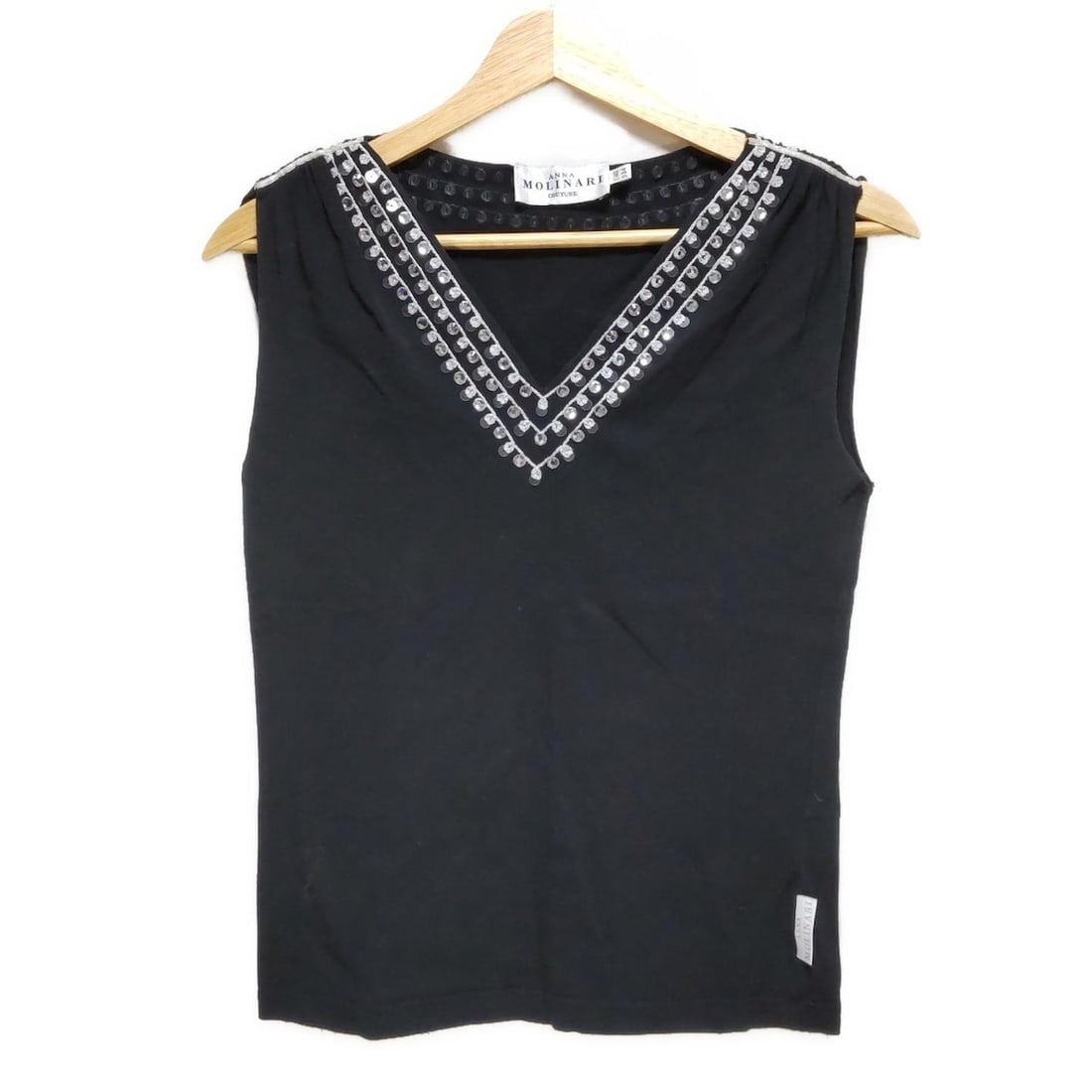 Auth ANNA MOLINARI - Black Clear: Auth ANNA MOLINARI - Black Clear Womens Cutsew Condition: Pre-owned - Good Brand: ANNA MOLINARI Style: Cutsew Color: Black, Clear Material: Please see the photo of the quality tag ConditionRank: 6