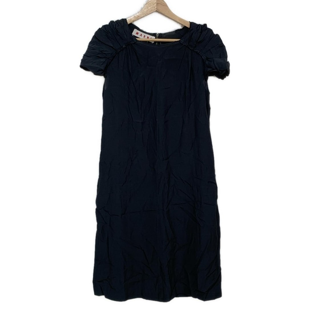 Auth MARNI - Dark Gray Viscose: Auth MARNI - Dark Gray Viscose Womens Dress Condition: Pre-owned - Good Brand: MARNI Style: Dress Color: Dark Gray Material: Viscose ConditionRank: 6 Department: Womens Type: Dre