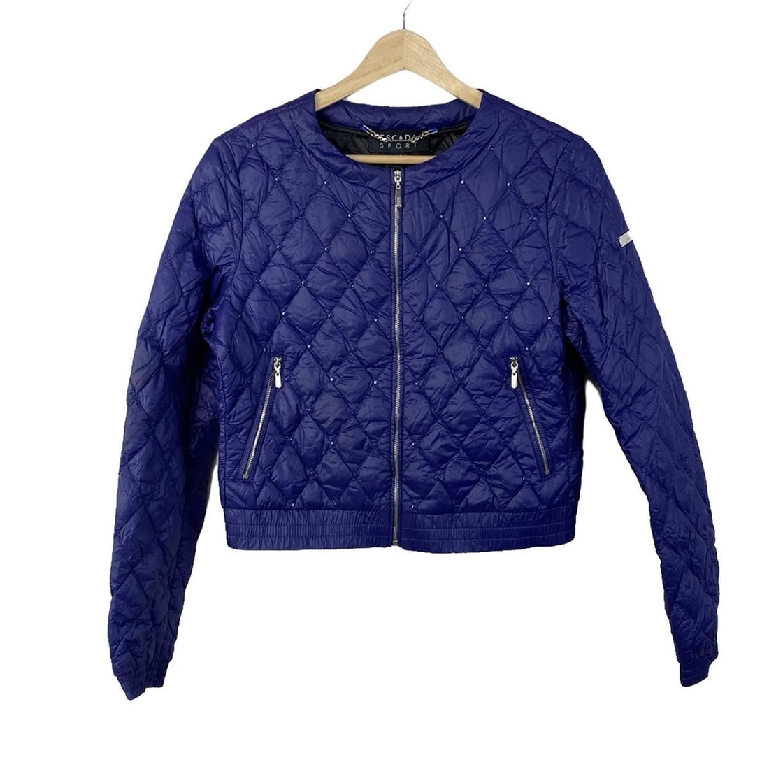 Auth ESCADA SPORT - Purple Womens: Auth ESCADA SPORT - Purple Womens Down Jacket Condition: Pre-owned - Good Brand: ESCADA SPORT Style: Down Jacket Color: Purple Outer Shell Material: Please see the photo of the quality tag Conditi