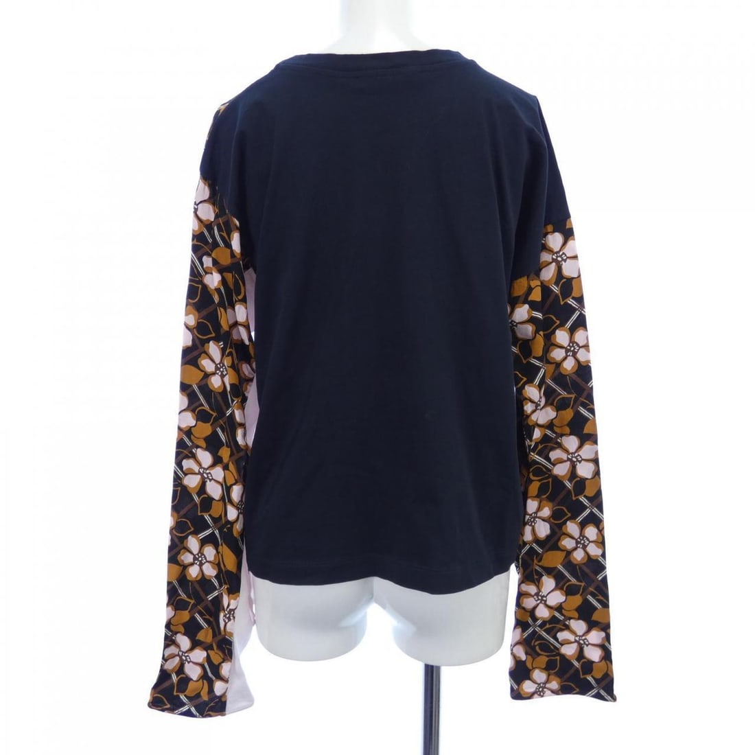 Authentic Marni MARNI Tops #241-003-700-4632: Authentic Marni MARNI Tops #241-003-700-4632 Condition: Pre-owned Brand: Marni Style: TOPS Color: Black Brown Pink See-through Material: See Image Gender: Ladies Size: 44 Size Ty