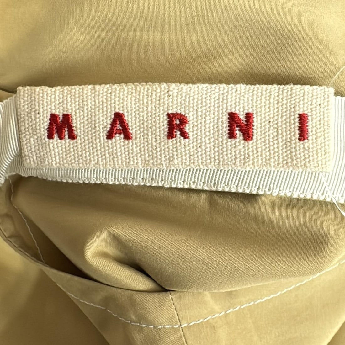 Auth MARNI - Beige Womens Dress: Auth MARNI - Beige Womens Dress Condition: Pre-owned - Good Brand: MARNI Style: Dress Color: Beige Material: Please see the photo of the quality tag ConditionRank: 7 Department: Womens <b