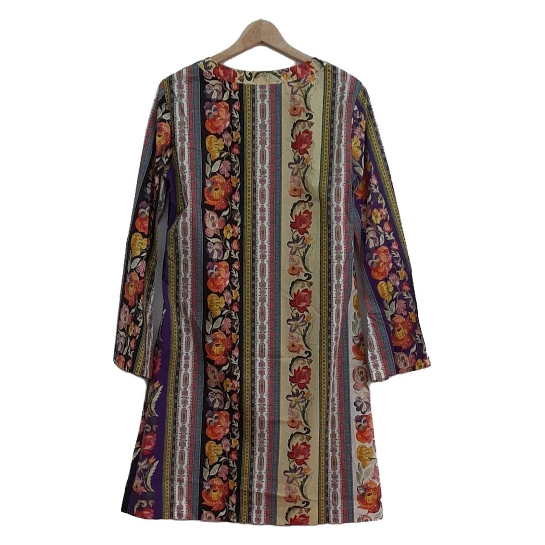 Auth ETRO - Purple Light Blue: Auth ETRO - Purple Light Blue Multi Womens Dress Condition: Pre-owned - Good Brand: ETRO Style: Dress Color: Purple, Light Blue, Multi Material: Please see the photo of the quality tag ConditionRa