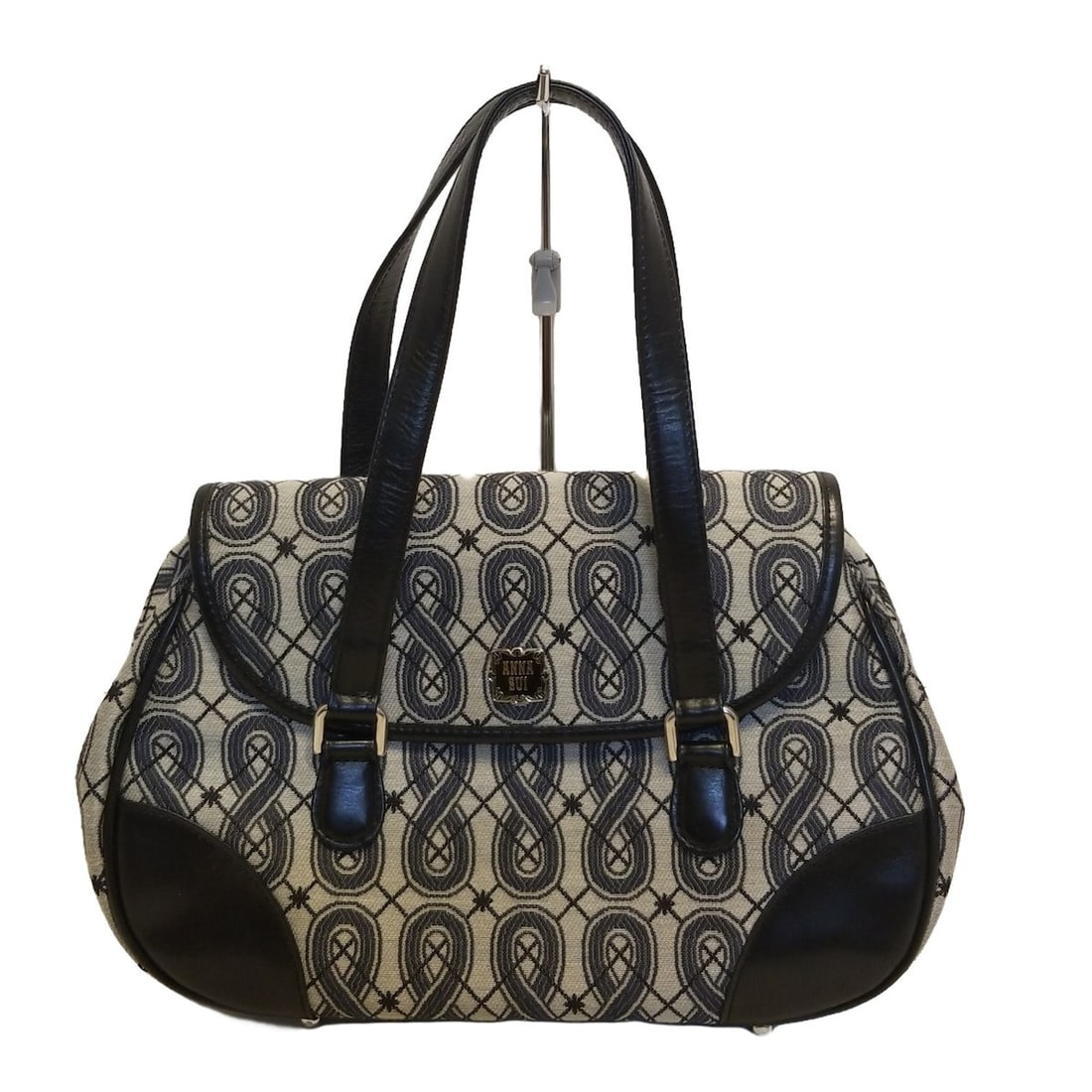 Auth ANNA SUI - Cream Navy: Auth ANNA SUI - Cream Navy Black Jacquard Leather Handbag Condition: Pre-owned Brand: ANNA SUI Style: Handbag Exterior Color: Cream, Navy, Black Exterior Material: Jacquard, Leather ConditionRank: