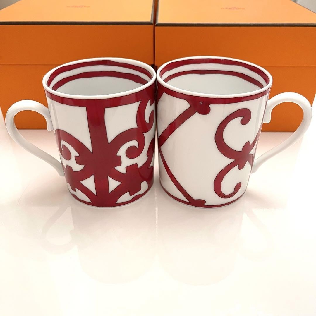 HERMES Herm Cup Saucer Gadalquivir Mug: HERMES Herm Cup Saucer Gadalquivir Mug Pair No.1 2 Condition: Used Brand: Hermes Country: Japan SN: EXPO_YAM Color: white Region of Origin: NA Primary Material: Porcelain & Pottery <b