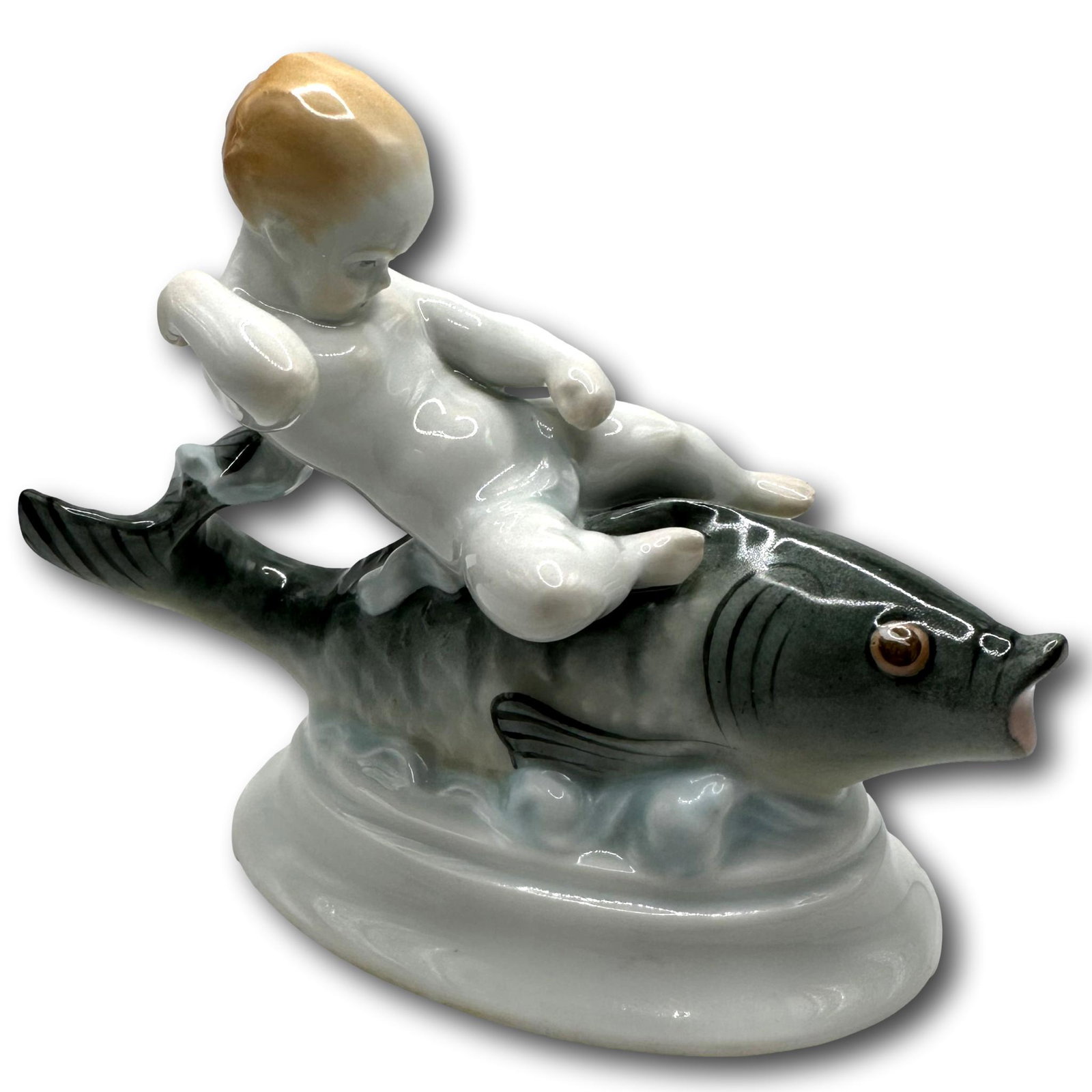 Herend Figurine: Measures 5"H x 5 1/2"L. See photos for condition details. Local pickup available in Glenview, IL. No In-House Shipping is available for this auction. Buyer's must make their own shipping arrangements 