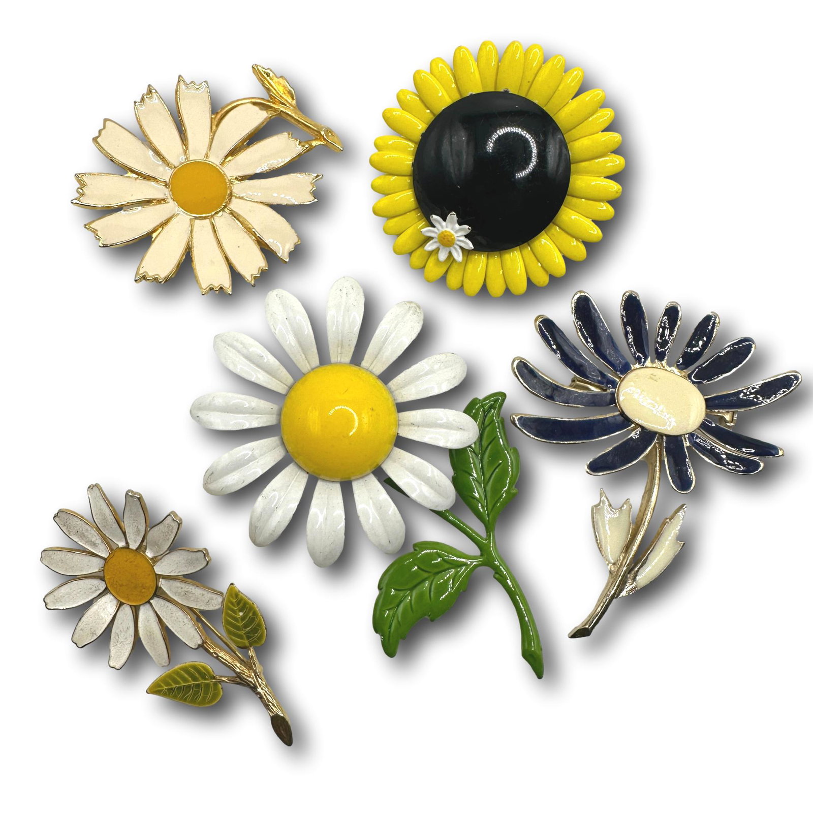 Vintage Daisy Pins Brooches: PICKUP AND SHIPPING Local pickup is available in Glenview, IL by appointment. The address will be provided on your invoice at checkout. In-House shipping is available for this lot at a flat rate via U