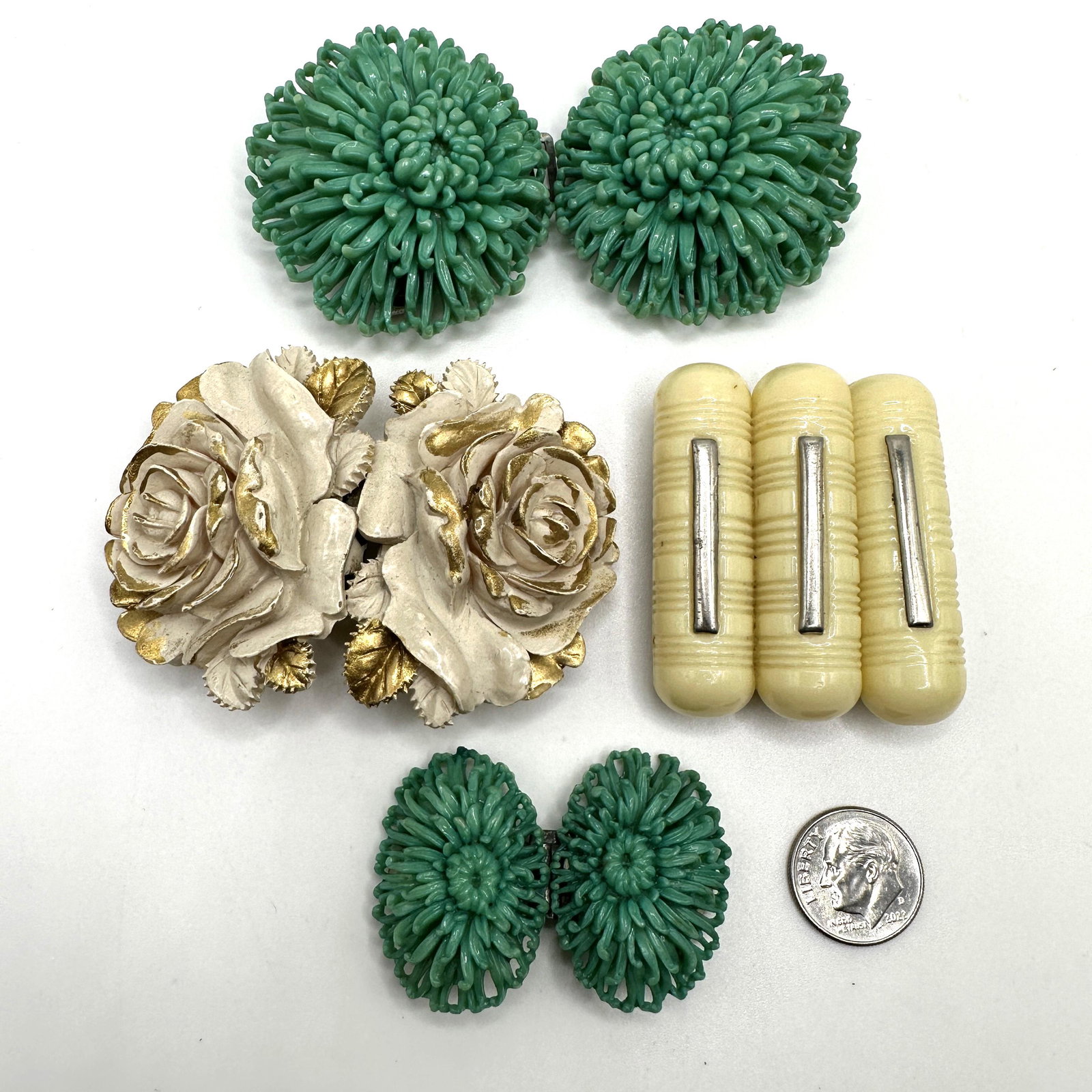 Vintage Plastic Buckle Assortment: PICKUP AND SHIPPING Local pickup is available in Glenview, IL by appointment. The address will be provided on your invoice at checkout. In-House shipping is available for this lot at a flat rate via U