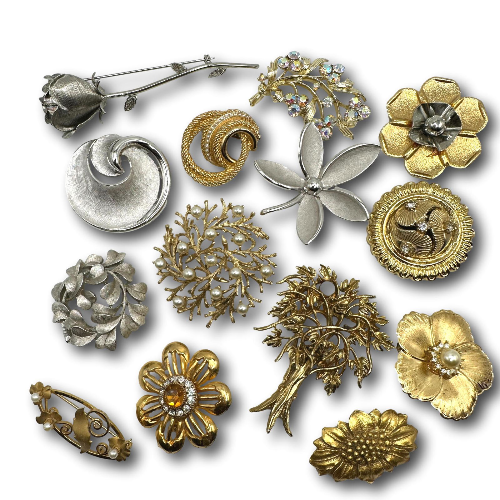 Trifari, Lisner & Others Pin Brooch Collection: Not all pieces are marked. See photos for marked jewelry. PICKUP AND SHIPPING Local pickup is available in Glenview, IL by appointment. The address will be provided on your invoice at checkout. In-Hou