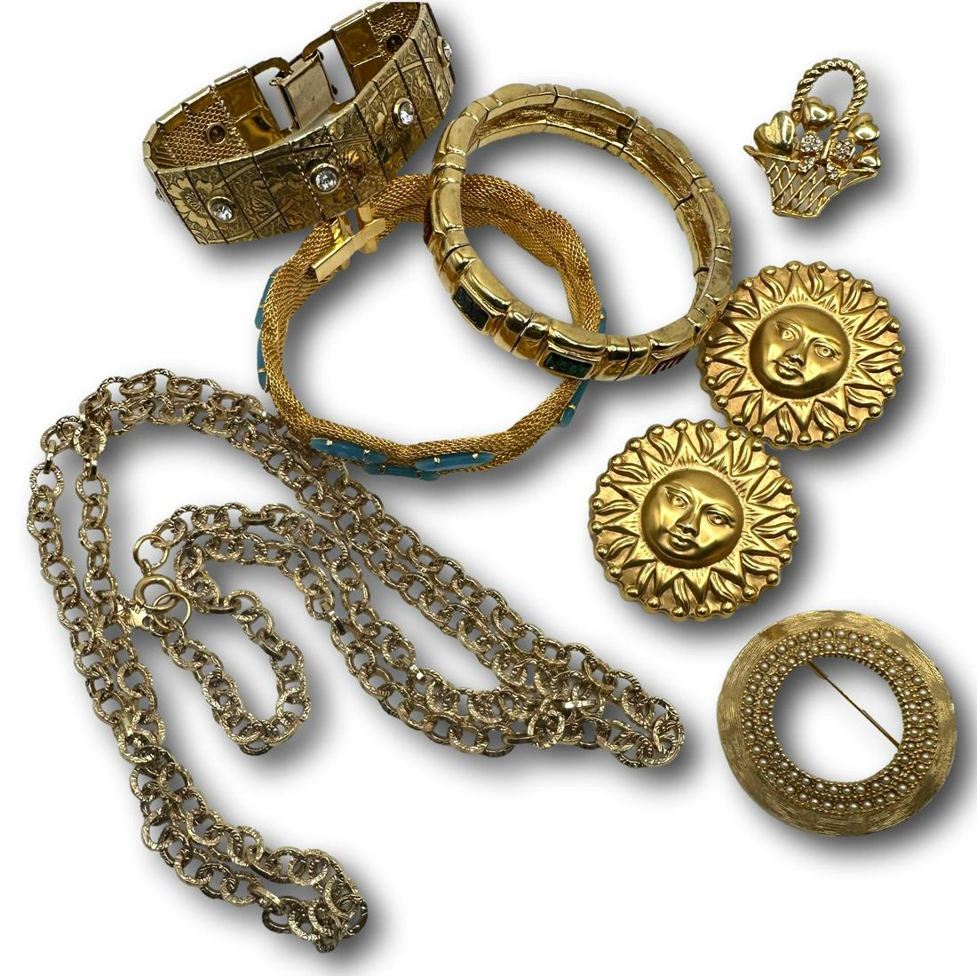 Ivana Bracelet with Other Gold Tone Beauties: Not all pieces are marked. See photos for marked jewelry. PICKUP AND SHIPPING Local pickup is available in Glenview, IL by appointment. The address will be provided on your invoice at checkout. In-Hou
