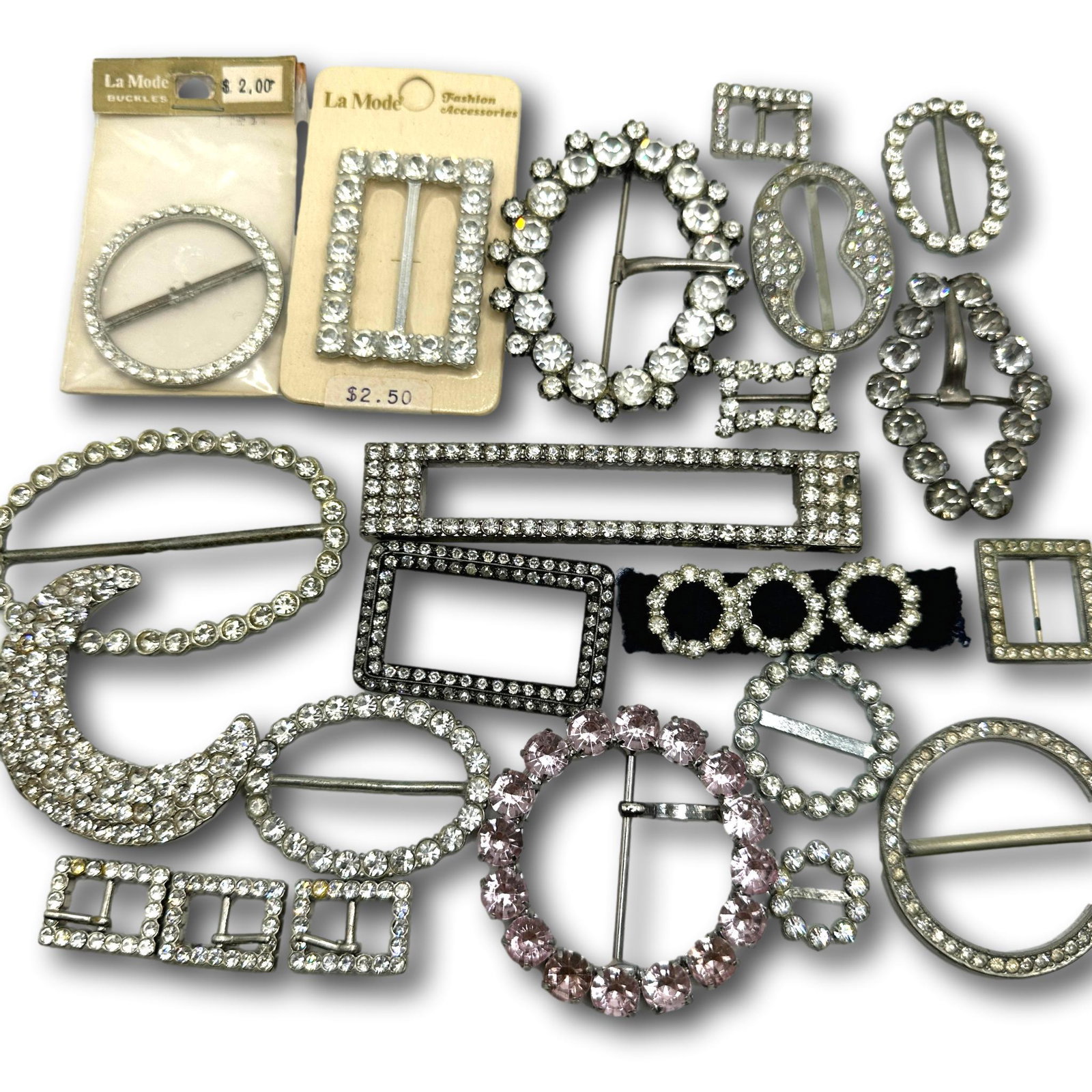Beautiful Vintage Rhinestone Belt Buckle Lot: Not all pieces are marked. See photos for marked jewelry. PICKUP AND SHIPPING Local pickup is available in Glenview, IL by appointment. The address will be provided on your invoice at checkout. In-Hou