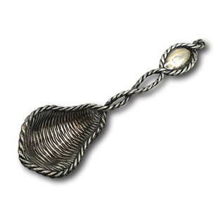 Heavy Weight Richard Comyns London 1865 Basketweave Spoon: Measures 5 1/8" in length. PICKUP AND SHIPPING Local pickup is available in Glenview, IL by appointment. The address will be provided on your invoice at checkout. In-House shipping is available for th